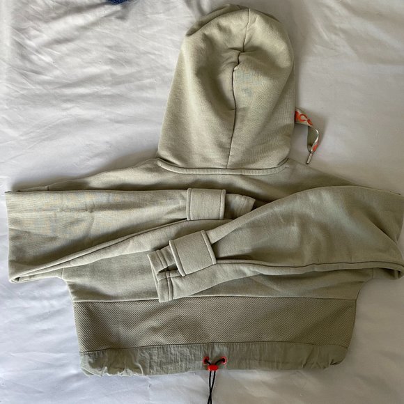 New Balance Cropped Hoodie Sweater - Picture 2 of 4